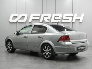 Седан Opel Astra 2011 года, 699000 рублей, Воронеж
