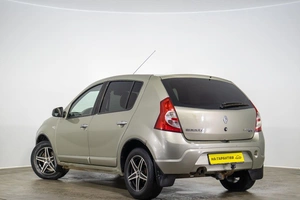 Хетчбэк Renault Sandero 2011 года, 399000 рублей, Оренбург