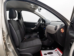 Хетчбэк Renault Sandero 2010 года, 675000 рублей, Красноярск