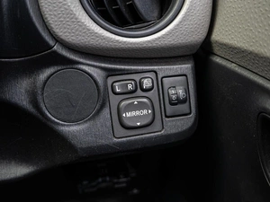 Хетчбэк Toyota Vitz 2012 года, 895000 рублей, Краснодар