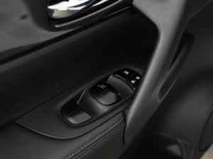 Внедорожник Nissan X-Trail 2015 года, 1743055 рублей, Москва