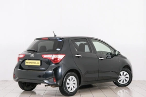 Хетчбэк Toyota Vitz 2019 года, 899000 рублей, Красноярск