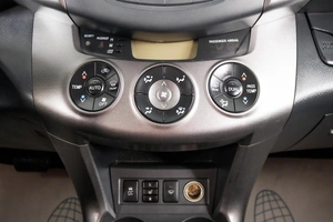 Внедорожник Toyota RAV4 2011 года, 1739000 рублей, Пермь