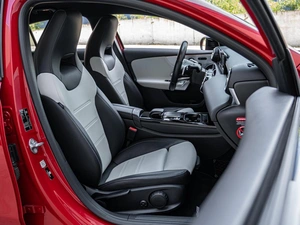Хетчбэк Mercedes-benz A-класс 2018 года, 2199000 рублей, Краснодар