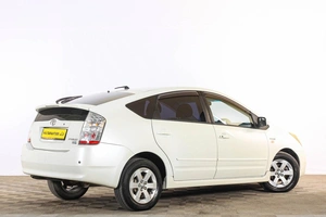 Лифтбек Toyota Prius 2008 года, 679000 рублей, Тюмень
