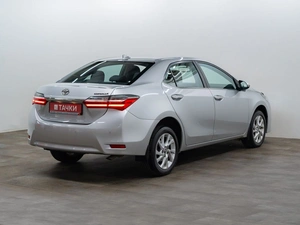 Седан Toyota Corolla 2017 года, 1900000 рублей, Красноярск