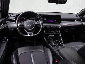 Седан Kia K5 2023 года, 3175000 рублей, Краснодар