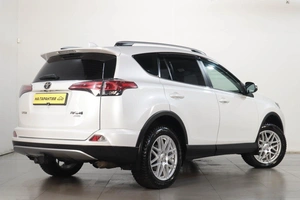 Внедорожник Toyota RAV4 2018 года, 3929000 рублей, Челябинск