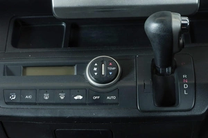 Минивэн Honda Freed 2010 года, 1049000 рублей, Новосибирск