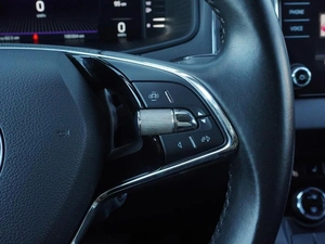 Внедорожник Skoda Karoq 2021 года, 2089000 рублей, Нижний Новгород