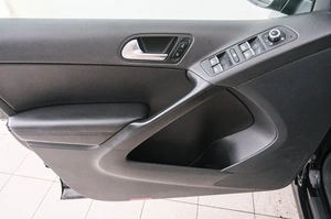 Внедорожник Volkswagen Tiguan 2011 года, 1389000 рублей, Красноярск