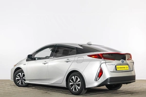 Лифтбек Toyota Prius 2017 года, 2489000 рублей, Тюмень