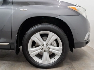 Внедорожник Toyota Highlander 2012 года, 2065000 рублей, Красноярск