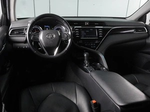 Седан Toyota Camry 2019 года, 2599000 рублей, Красный Пахарь