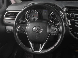 Седан Toyota Camry 2018 года, 2859000 рублей, Тюмень