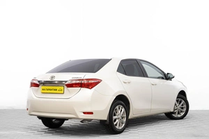 Седан Toyota Corolla 2013 года, 1349000 рублей, Барнаул