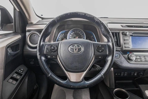 Внедорожник Toyota RAV4 2015 года, 2399000 рублей, Барнаул