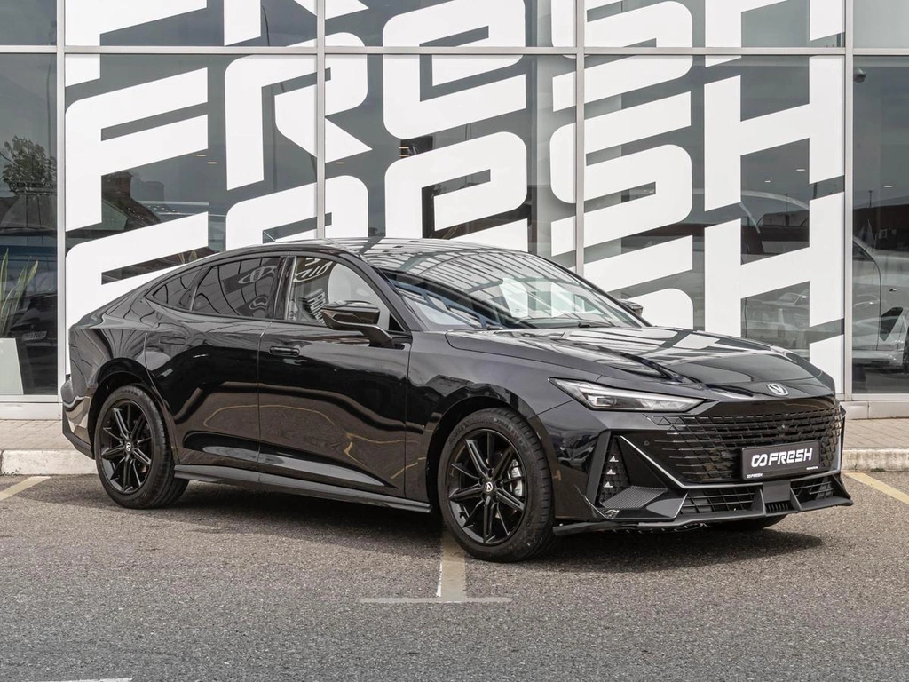 Лифтбек Changan UNI-V 2023 года, 2300000 рублей, Краснодар