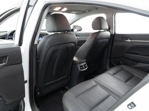 Седан Hyundai Elantra 2017 года, 1587077 рублей, Москва