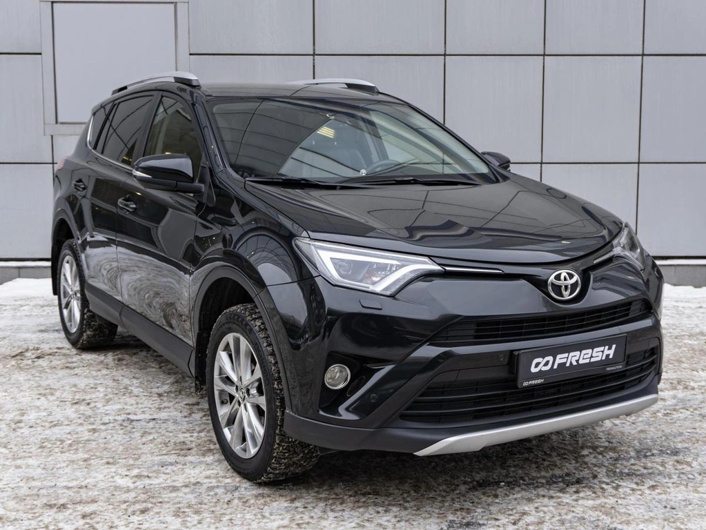 Внедорожник Toyota RAV4 2016 года, 2550000 рублей, Санкт-Петербург