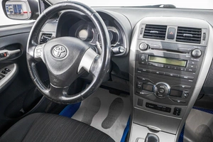 Седан Toyota Corolla 2008 года, 799000 рублей, Барнаул