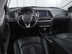 Седан Hyundai Sonata 2019 года, 1890000 рублей, Ростов-на-Дону
