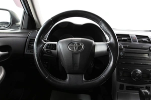 Седан Toyota Corolla 2011 года, 1089000 рублей, Красноярск