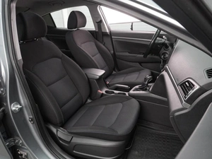 Седан Hyundai Elantra 2018 года, 1462000 рублей, Воронеж