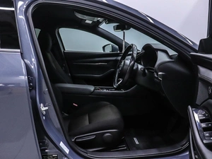 Хетчбэк Mazda 3 2019 года, 1699000 рублей, Красноярск