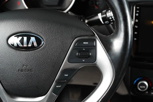 Седан Kia Rio 2016 года, 999000 рублей, Тюмень