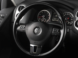 Внедорожник Volkswagen Tiguan 2010 года, 1299000 рублей, Тюмень