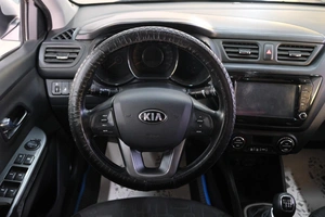 Седан Kia Rio 2014 года, 959000 рублей, Омск