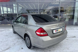 Седан Nissan Tiida 2006 года, 300000 рублей, Солонцы