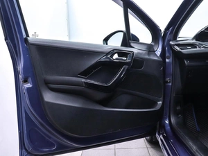 Хетчбэк Peugeot 208 2013 года, 710000 рублей, Красноярск