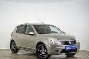 Хетчбэк Renault Sandero 2011 года, 399000 рублей, Оренбург