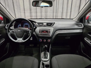 Седан Kia Rio 2016 года, 1030000 рублей, Красноярск