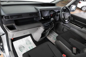 Минивэн Honda Stepwgn 2017 года, 1799000 рублей, Красноярск