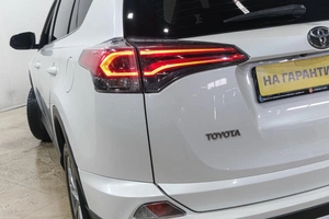 Внедорожник Toyota RAV4 2015 года, 2379000 рублей, Новокузнецк