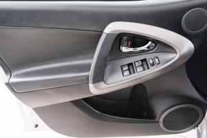Внедорожник Toyota RAV4 2007 года, 1199000 рублей, Красноярск