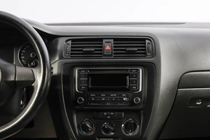 Седан Volkswagen Jetta 2013 года, 1049000 рублей, Новосибирск