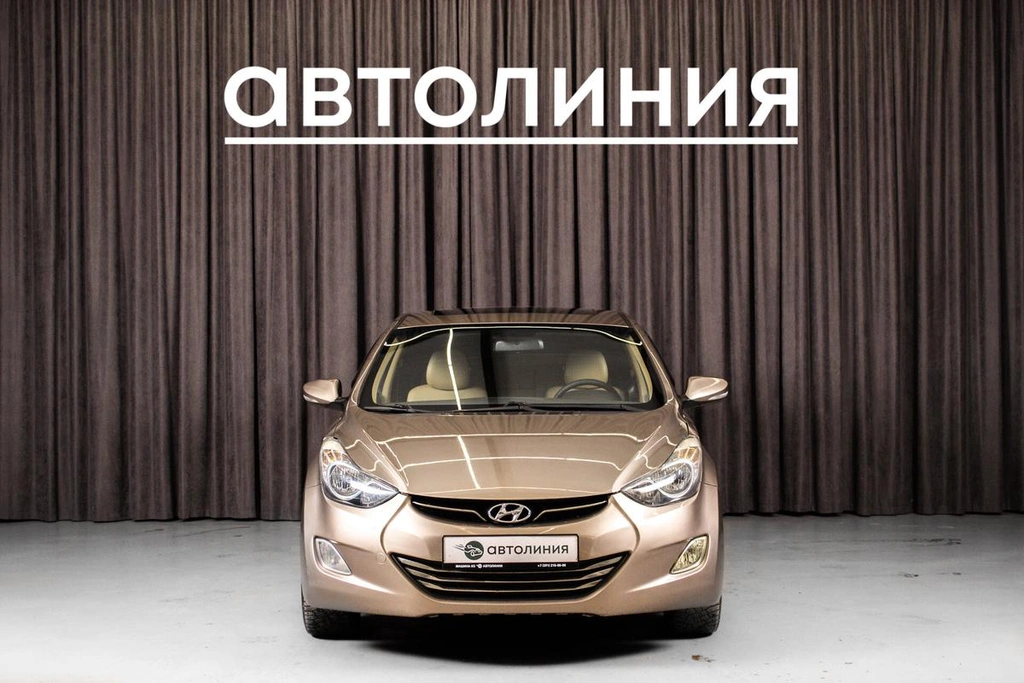 Седан Hyundai Elantra 2011 года, 840000 рублей, Красноярск
