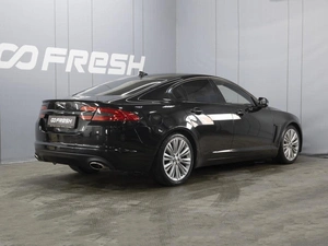 Седан Jaguar XF 2013 года, 1790000 рублей, Омск