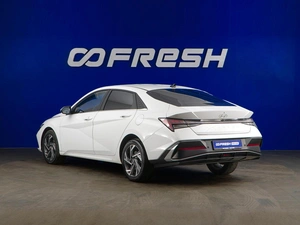 Седан Hyundai Elantra 2023 года, 1987077 рублей, Москва