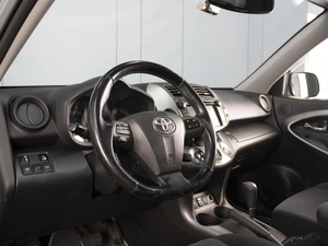 Внедорожник Toyota RAV4 2010 года, 1411000 рублей, Омск