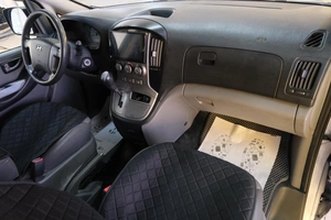 Минивэн Hyundai Grand Starex 2009 года, 1139000 рублей, Омск