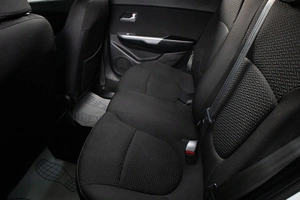 Хетчбэк Kia Rio 2013 года, 819000 рублей, Сургут