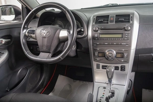 Седан Toyota Corolla 2011 года, 1289000 рублей, Томск
