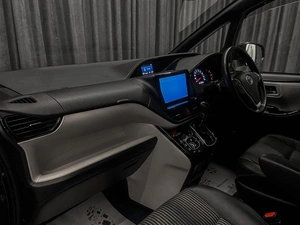 Минивэн Toyota Noah 2019 года, 2150000 рублей, Красноярск