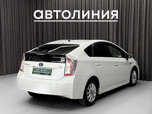Лифтбек Toyota Prius 2013 года, 950000 рублей, Красноярск