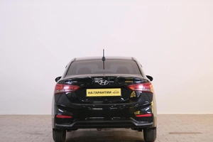 Седан Hyundai Solaris 2017 года, 1079000 рублей, Омск